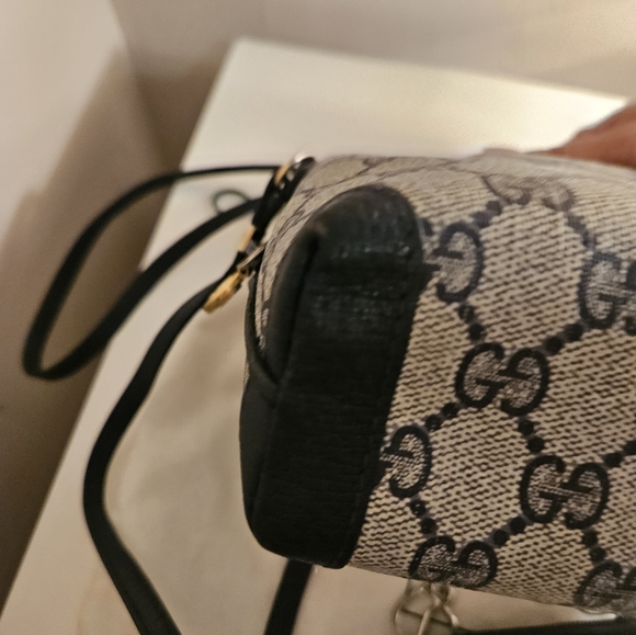 Vintage Gucci Crossbody w/ Keypouch - Picture 10 of 16